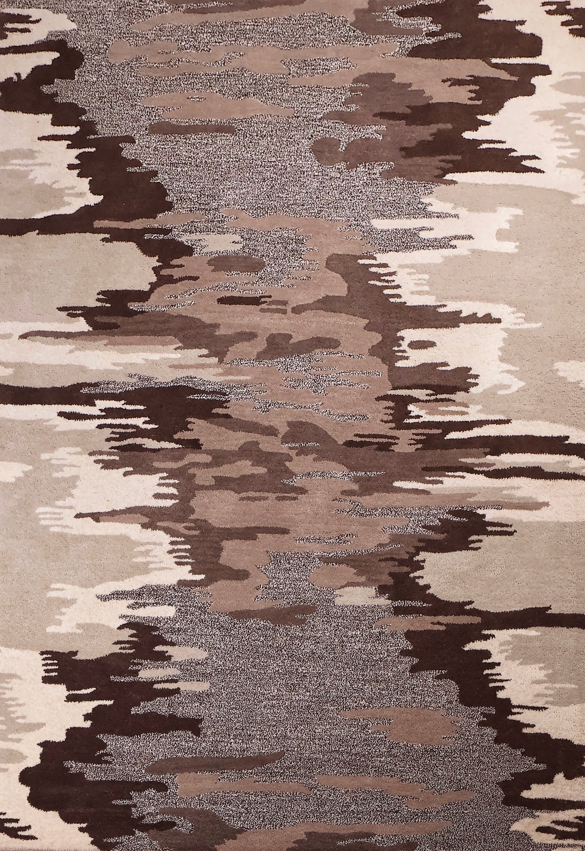 Abstract Wool Tuffted Rug